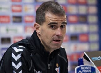 Garitano no te enteras. En España se «habla en cristiano*»… Gaizka Garitano, manager of SD Eibar, regularly speaks a number of different languages in his press conferences without incident. Photograph: Gregorio Lopez/Cordon Press/C