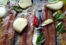 Euskal Antxoa Arrantza 2015. Iraunkortasuna, kalitatea eta tradizioa Olasagasti Anchovy Fillets in brine.