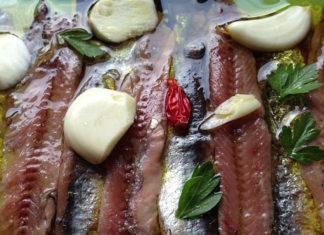 Euskal Antxoa Arrantza 2015. Iraunkortasuna, kalitatea eta tradizioa Olasagasti Anchovy Fillets in brine.