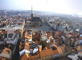 Pilsen eta Donostia. Historiaz betetako hiriak eta “Europako Kultura Hiriburuak” Pilsen. Capital Europea de la Cultura 2015