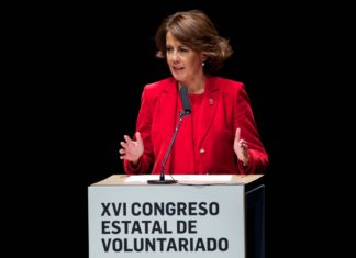 Yolanda Barcinak eldarnioak ditu (eta Bloomberg-ek zehatzagoa izan behar luke) Yolanda Barcina