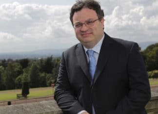 Building networks between nations. Building Europe. Basque Government – Northern Ireland Agreement Dr Stephen Farry Ministro de Irlanda del norte