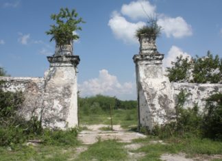 José San Roman, Mexiko eta AEBn fortuna eta historia egin zuen “enkarterritarra” Acceso a la Hacienda Buenavista de Soto de la Marina que fue propiedad de José San Roman