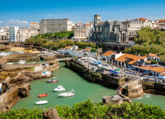 El Comercio (Perú): Los diez lugares más hermosos del País Vasco Puerto de Biarritz, Costa Vasca