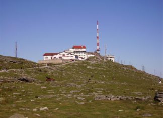 El País Vasco descrito por un empleado japonés a sus compañeros de todo el mundo Estación de la cumbre del Ferrocarril de La Rhune