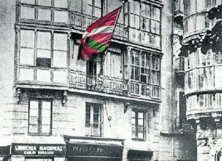 Anniversary of the Ikurriña La Ikurriña ondeando por primera vez