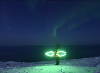 Tres vascos surfeando a 25 grados bajo cero en Islandia (vídeo) Tres surfers vascos practicando su deporte en Islandia en pleno inviero