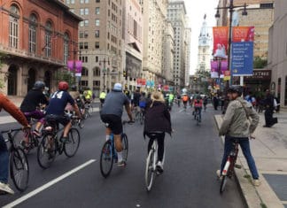 Filadelfia, el Papa Francisco, ciudades para personas, y el «Modelo Bilbao» Broad Street was traffic-free on Saturday. People stuck to sidewalks at first, but soon made the streets their own. INGA SAFFRON / Staff