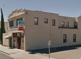 Historias de vascos en la historia de un restaurante vasco en California, bajo la Ikurriña El restaurante vasco Wool Groovers de Los Banos (California) Foto de Google