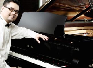 Un compositor indonesio pone a Salzburgo y Bilbao como ejemplos al gobierno de su país El músico indonesio Ananda Sukarlan pone a Bilbao como ejemplo al gobierno de su pais