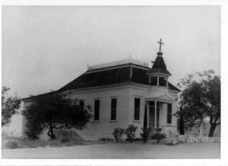 La llegada de los vascos al «Condado de la Naranja» en California Exterior shot of the former schoolhouse, purchased by Juan and Antoinette Gless, which became St. Anthony's Catholic Church.