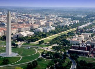 When a sapling from the Tree of Gernika is planted in the heart of Washington D.C. and the United States this June… Vista aérea del National Mall donde se celebra el Smithsonian Folklife Festival