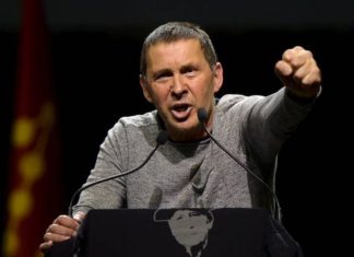 Arnaldo Otegi, demasiado «ruido» para ser sólo un terrorista que ha cumplido condena Basque pro-independence leader Arnaldo Otegi addresses a meeting Saturday in San Sebastian, Spain. | REUTERS