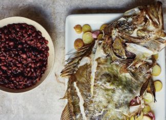 Gastronomy Tour in “The Guardian”: Atxondo-Donostia-Getaria, Alubias-Merluza-Chocolate, Bierzo-Txakoli-Rioja The Guardian publica un artículo sobre el nuevo libro de gastronomía vasca de José Pizarro - Back to Basque: roast John Dory, alubias de Tolosa and pancetta Photograph: Laura Edwards for the Observer