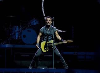 Bruce Springsteen does like the Basque flag and gives it a place of honor