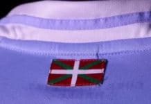 El Aviron vuelve al Top 14 y lo celebran cantando «Txoria Txori» (Hegoak) de Mikel Laboa aviron bayonnais les maillots saison 2015-2016