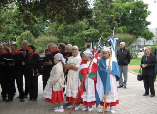 Euskaldunak Gernikako Arbola azpian batzen dire Villa Mariako San Ignazio ospatzeko helburuarekin (Kordoba-Argentina) Celebración de San Ignacio por el Centro Vasco Euzko Etxea de Villa María (argentina)