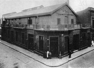 The Basque who opened the first candy store in Buenos Aires, and ended up making over 40 tons of quince jelly per day foto de la antigua fábrica Noel, una de las grandes productoras del dulce, que producía en 1910, 40.000 kgs.de dulce de membrillo por día. Situada en Defensa y Cochabamba de la Ciudad de Buenos Aires. Foto copiada de la web Filosofia de Sabor que a la que a su vez se la ha cedido Buenos Aires Antiguo