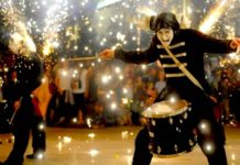 Unos diablos vascos hipnotizan Melbourne con su fuego Deabru Beltzak at the Norfolk and Norwich Festival in England. Photo: Raphael Helle