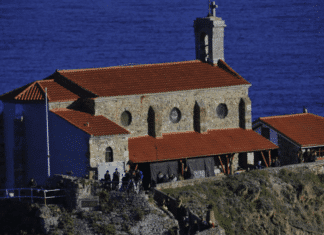 Game of Thrones: The “Seven Kingdoms” are closely watching the Basque Coast Imágenes de la grabación de la s´ptima( y última) temporada de Game of Thrones en San Juan de Gaztelugatxe (Bizkaia)