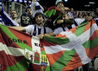The only Basque soccer team in the Spanish Premier League with a Basque name “doesn’t count” as Basque Imagen de aficionados vascos