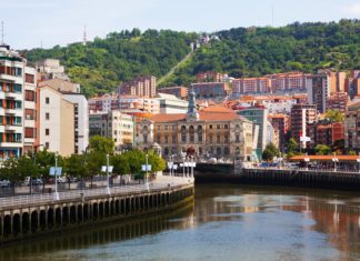 The Guardian: a look at Bilbao, guided by a Basque Ivsn Jiménez muestra Bilbao a los lectores de The Guardian