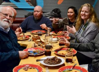 Euskal gastronomía, Kaliforniako kulturaren funtsezko aldea Un evento de recuperación de la cultura tradicional californiana, reproduce una comida en una pension vasca del oeste de los USA