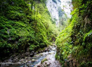 Viewpoints: Kakueta. The paradise that was a path to freedom (Soule) (video) Xiberoa / Urdatx -Santa-Grazi / garganta de Kakueta