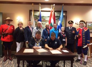 Placentia, Canada and Plentzia, Basque Country, are now sister cities El acto de la firma del acta de hermanamiento entre Plentzia y Placentia