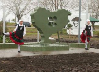 The Plaza of the Basques is opened in Tres Arroyos, Argentina inauguración de la "plaza de los vascos" en Tres Arroyos (Argentina)