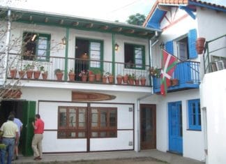 The ‘Euskal Etxea’ in San Nicolás is getting everything together for the National Basque Week in Argentina Fachada del Centro Vasco de San Nicolás, en Argentina