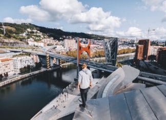 Google Arts & Cultur-ek Bilbo Guggenheim Museoa ezagutzeko era berri bat eskeintzen du Guggenheim Bilbao fotografía contenida en el proyecto de Google por el XX aniversario del Museo Fotografía de Trashhand, 2017 - Fotografía Museo Guggenheim Bilbao)