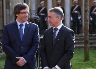 The Lehendakari in ‘The Guardian’: the crisis in Spain – Catalonia is a “European matter” and it can be solved with dialogue El Lehendakari Urkullu y el President Puigdemont en Gernika