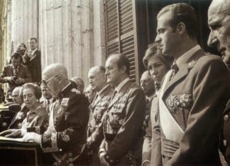 From Ireland, 1975: a terrible year for the Basques El dictador Franco en su última aparición pública el 1 de octubre de 1975, rodeado de las autoridades de su régimen