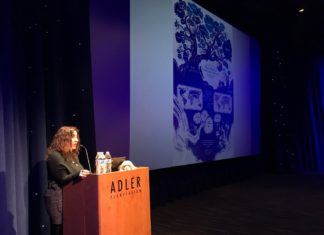 Lo-kanta bat euskaraz entzun da Chicagoko Planetariumean Amaia Gabantxo interviniendo en el Planetarium de Chicago