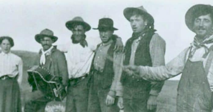 Emigrantes vascos en Wyoming. fotografía del libro Buffalotarrak de David Romtvedt