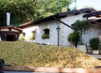 Conde Nast Traveler invita a conocer las sidrerías gipuzkoanas La Sidreria Zelaia protagonista del artículo de Conde Nast Traveler sobre las sidrerías gipuzkoanas