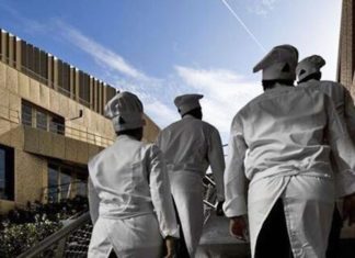 A Basque prize for those who change the world from their stovetop BBC - Chefs on the march: Can posh restaurants really become social activists?