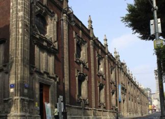 From Mexico: an educational tradition of Basque origin turns 250 years old: the Vizcaínas school