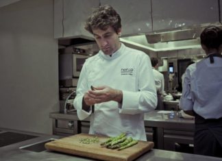 Forbesek Bilbo “hegaldi puntuak gastatzeko 6 helmugen” artean biltzen du Chef Josean Alija of Guggenheim Museum Bilbao's Nerua is a rising star in Bilbao's up-and-coming culinary scene.