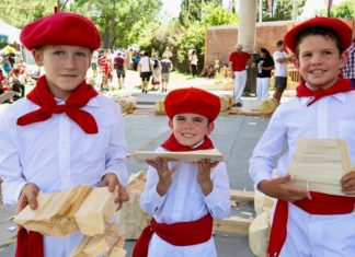 Euskaletxeak.net: 40,000 photographs of the Basque Diaspora, catalogued and available La web Euskaletxeak tiene archivadas decenas de miles de imágenes fotográficas que nos ayudan a conocer mejor la vida y la historia de los vascos repartidos por el mundo