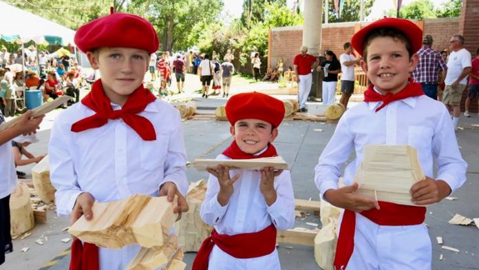 La web Euskaletxeak tiene archivadas decenas de miles de imágenes fotográficas que nos ayudan a conocer mejor la vida y la historia de los vascos repartidos por el mundo