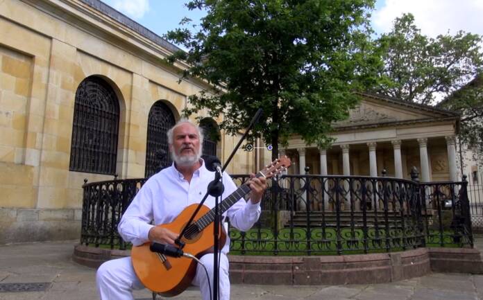 "el Árbol" de Lino Bolaños Baldassari grabada bajo el Árbol de Gernika