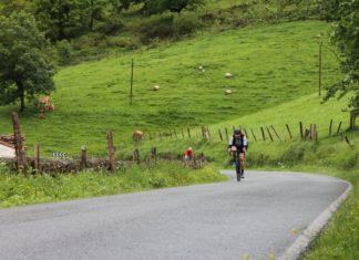 An English journalist on bicycle through the highways of the Basque Country, what he saw and what he “brought with him” Cyclist visita las carreteras vascas Photography: Ashley Quinlan