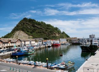 A look on the Basque Coast from the United Arab Emirates The National EAU Costa Vasca Peninsular