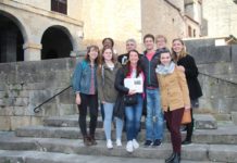 A professor from Missouri who transmits her love for the Basque Country to her students in Virginia Bernardo Atxaga y estudiantes del College of William and Mary’s