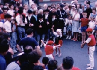An extraordinary collection of Basque Country films from the second half of the 20th Century Fiesta popular en Iparralde. Fragmento de un film)