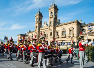 Britainia Handitik Donostiako «funtsezkoei» begirada