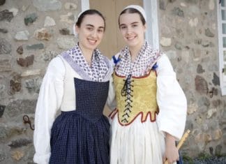 Two young Basque women are sharing our traditions at the Fortress of Louisbourg in Nova Scotia