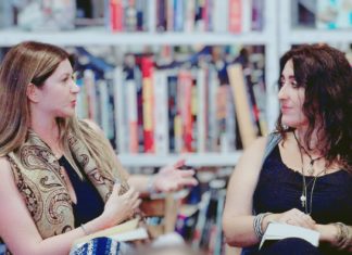 Amaia Gabantxo: Word Warrior Izadora Angel y Amaia Gabantxo en una presentacion en la libreria City Lit Books de Chicago